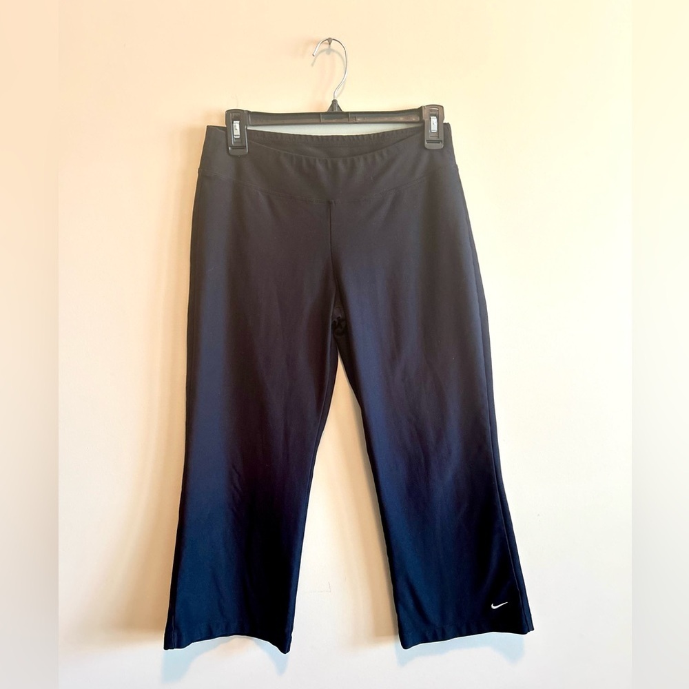 Nike Women’s Black Athletic Bottoms, Cropped, Wide Leg, Size Small (4/6)